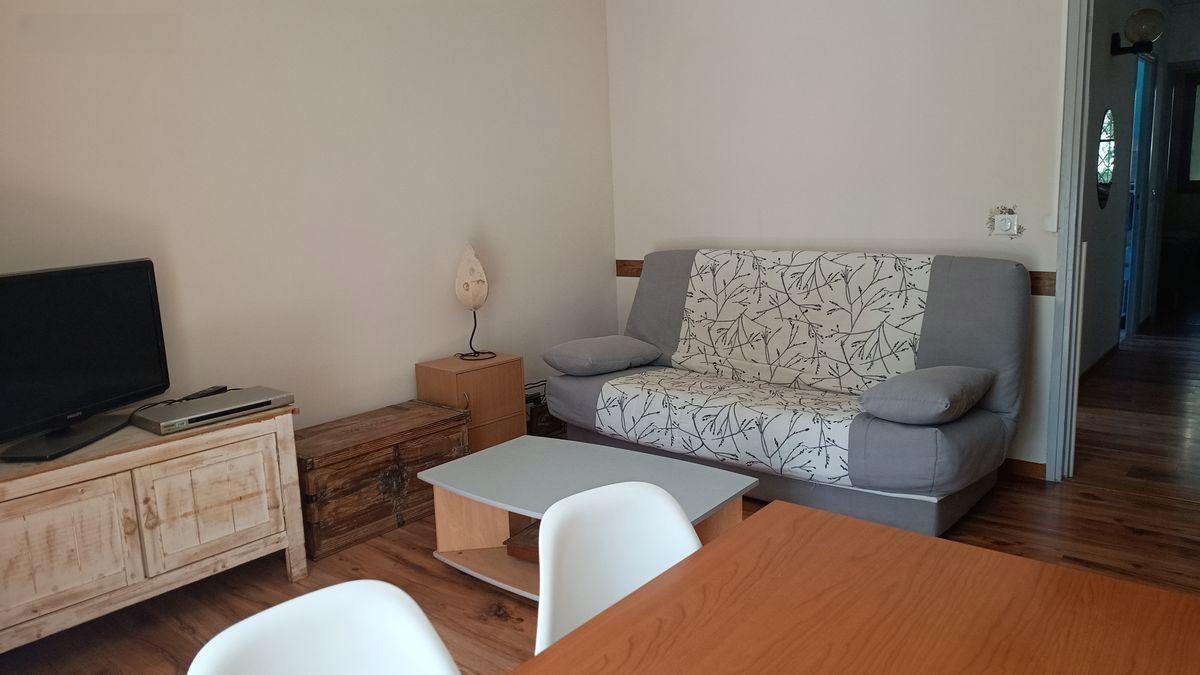 
                                                Location
                                                 F2 à louer