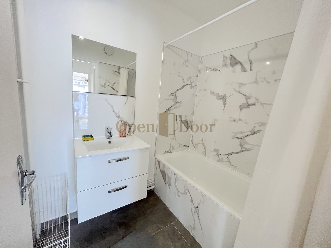 
                                                Location
                                                 F2 avec balcon - Livry-Gargan