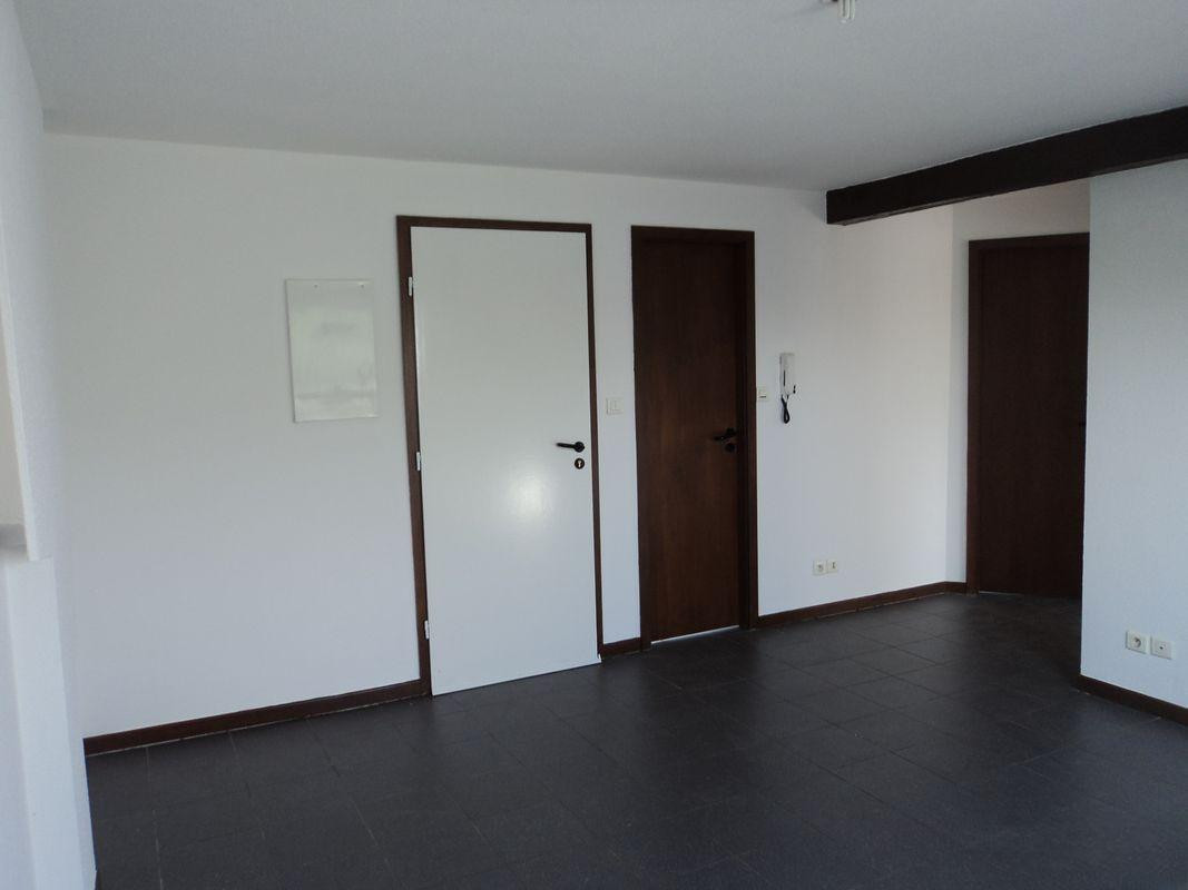
                                                Location
                                                 F2 avec beaucoup de charme