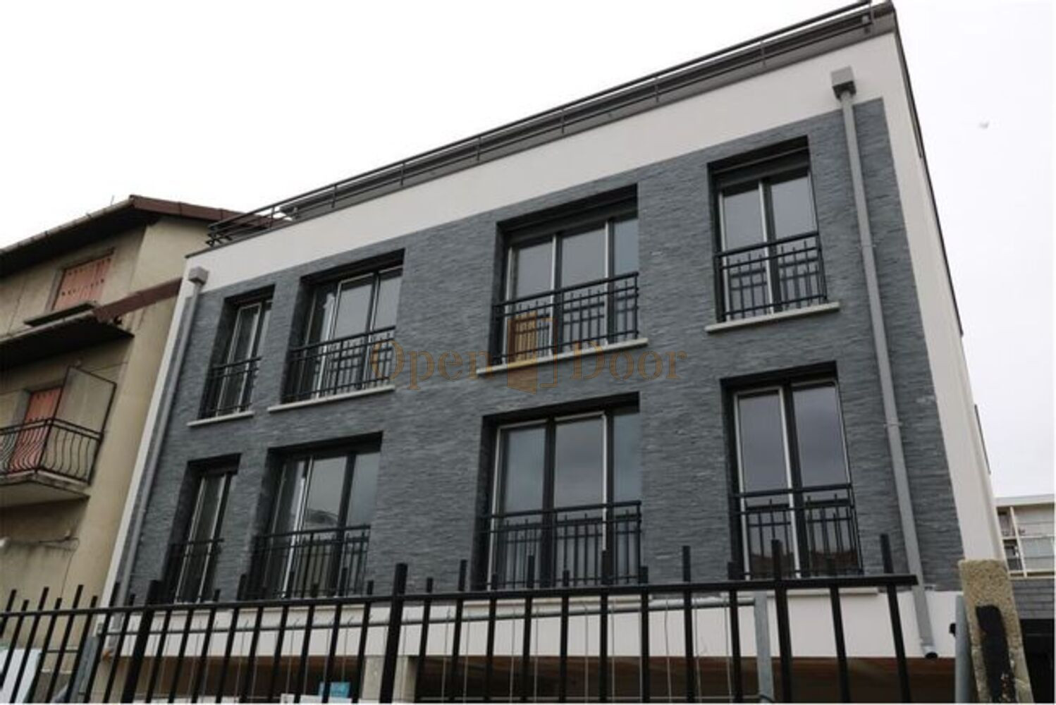 
                                                Location
                                                 F2 avec parking - Les Pavillons-sous-Bois