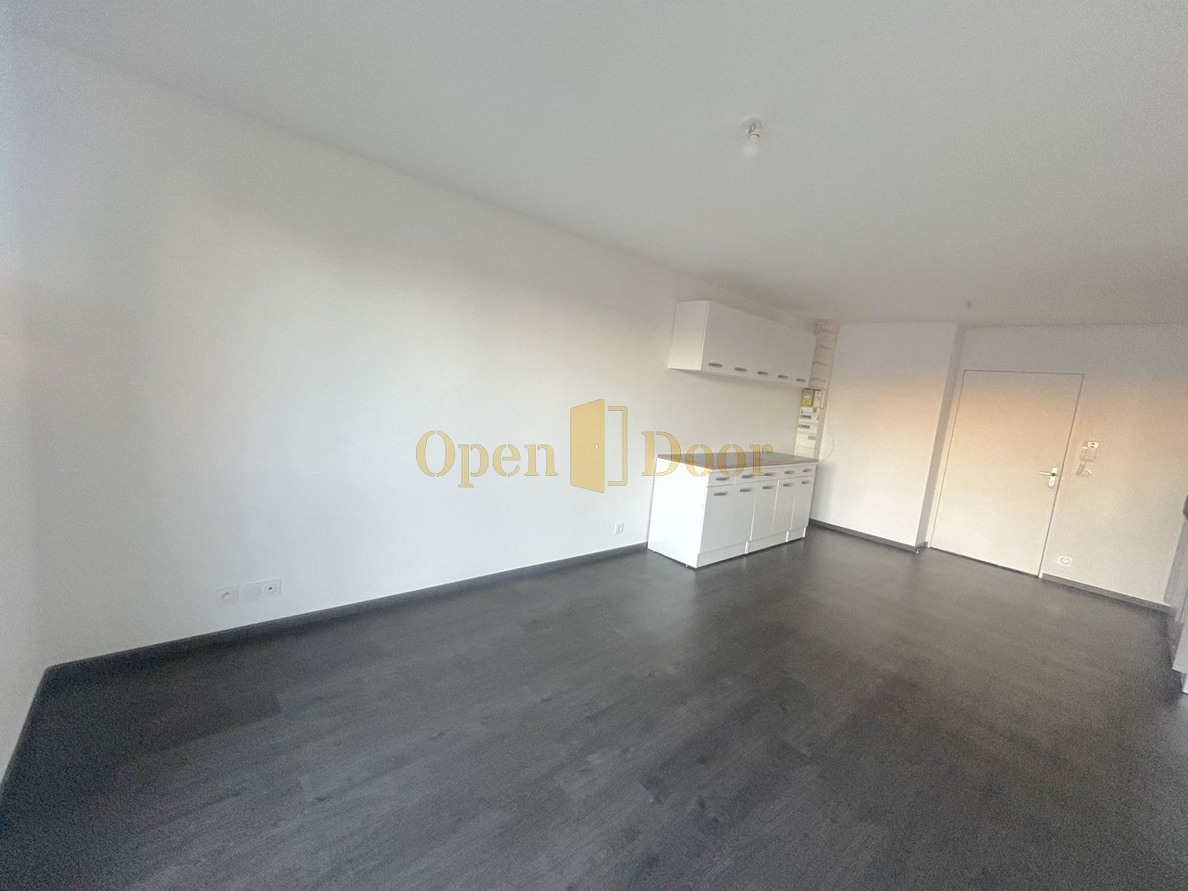 
                                                Location
                                                 F2 avec parking - Les Pavillons-sous-Bois