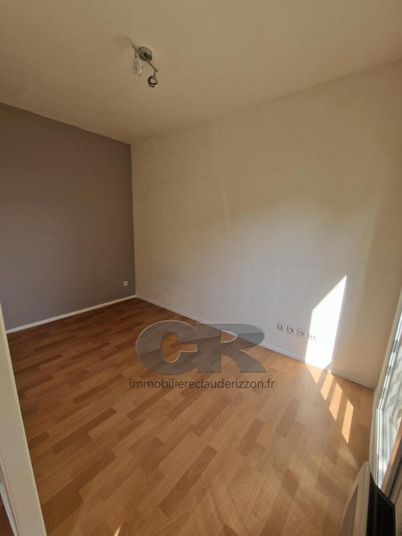 
                                                Location
                                                 F2 avec parking - secteur bonsecours - hopital central