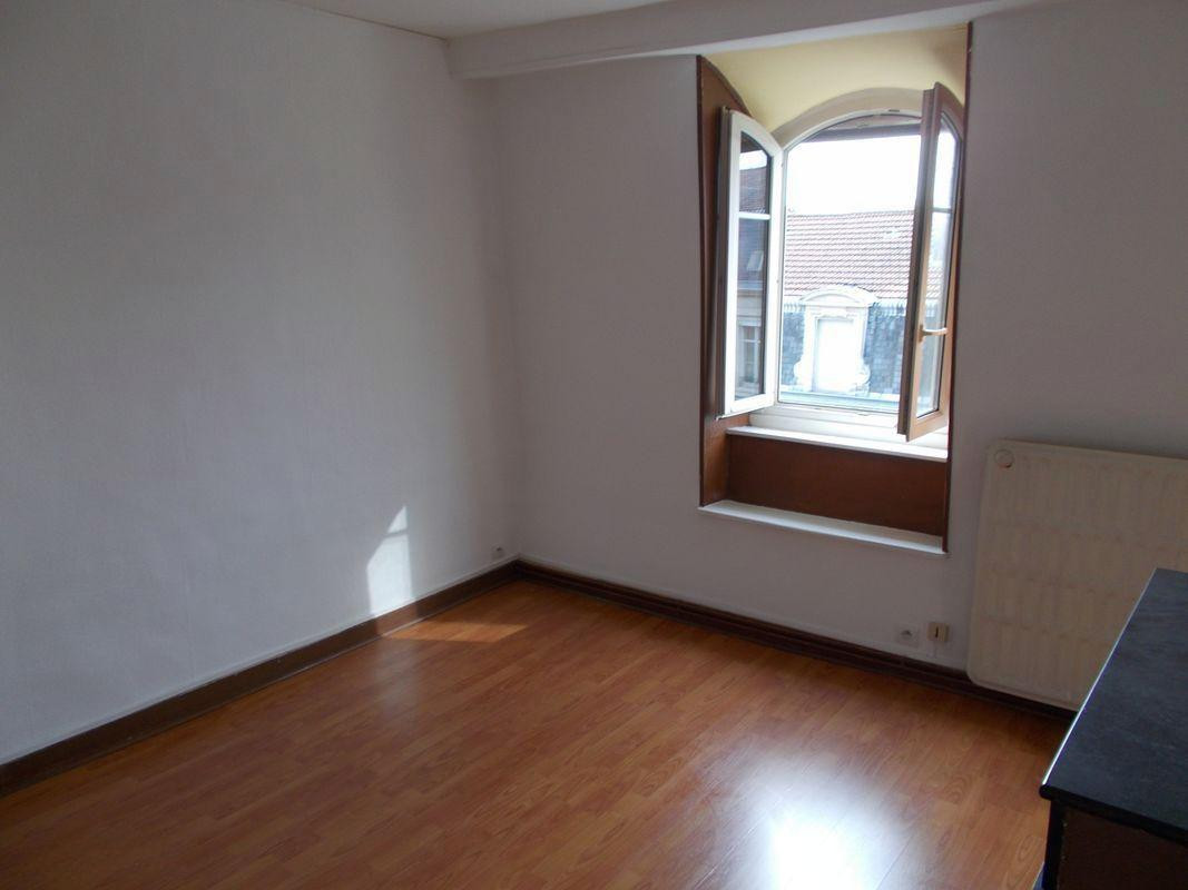 
                                                Location
                                                 F2 avenue Foch