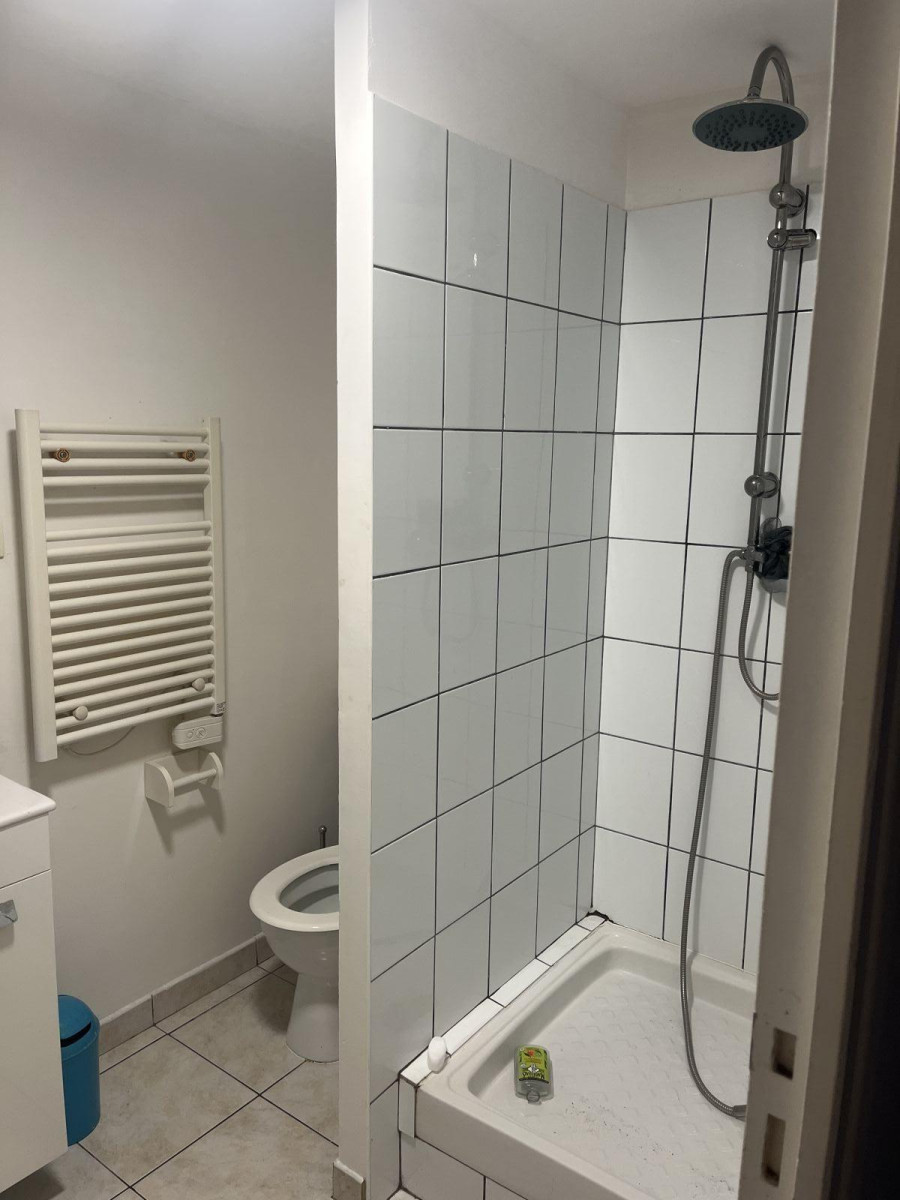 
                                                Location
                                                 F2 en mezzanine