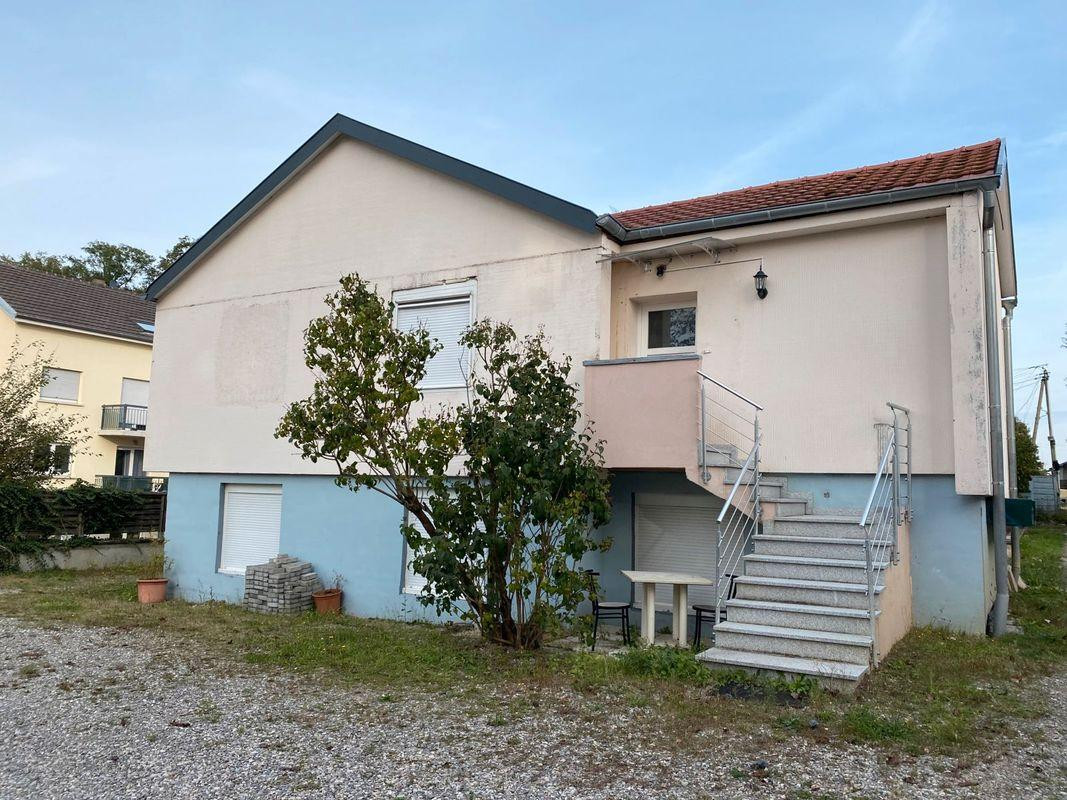 
                                                Location
                                                 F2 en rez de chaussée 45m2 entièrement rénové