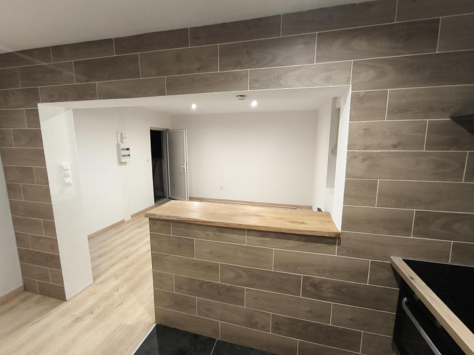 
                                                Location
                                                 F2 en rez de chaussée 45m2 entièrement rénové