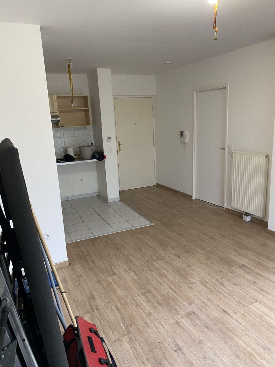 
                                                Location
                                                 F2 meaux