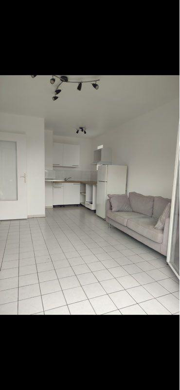 
                                                Location
                                                 F2 meublé 36m2 proche gare RER