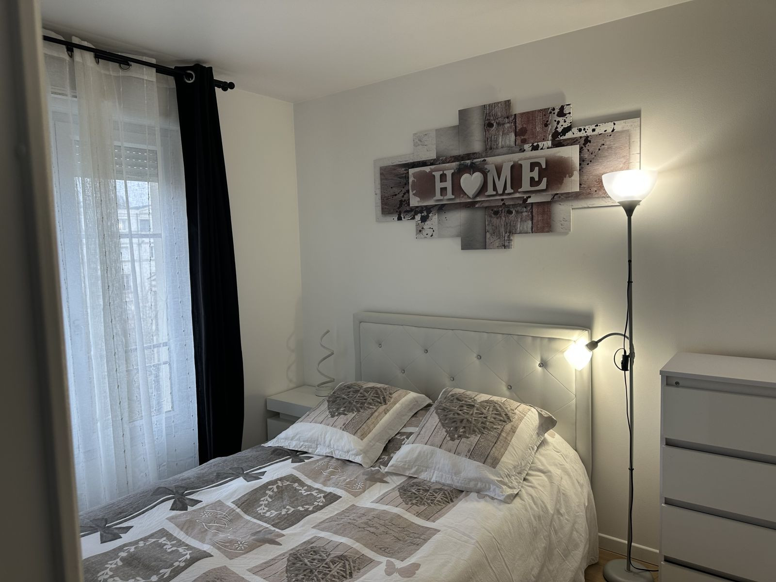 
                                                Location
                                                 F2 meublé 40 m²  Serris  Proche commerces et RER A