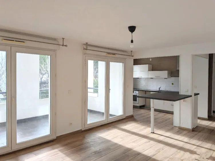 
                                                Location
                                                 F2 meublé 46m2 très bien situé