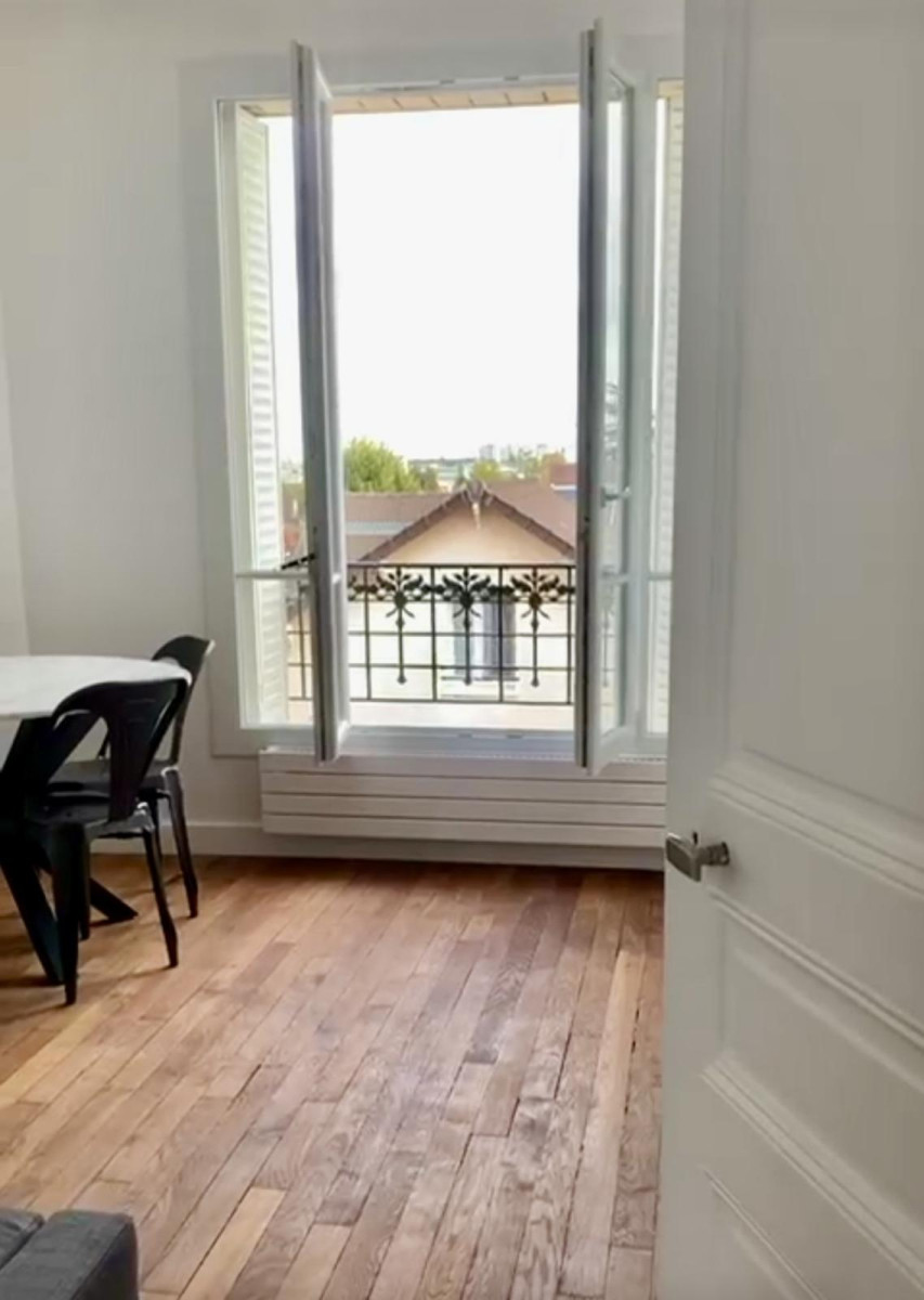 
                                                Location
                                                 F2 meublé et rénové