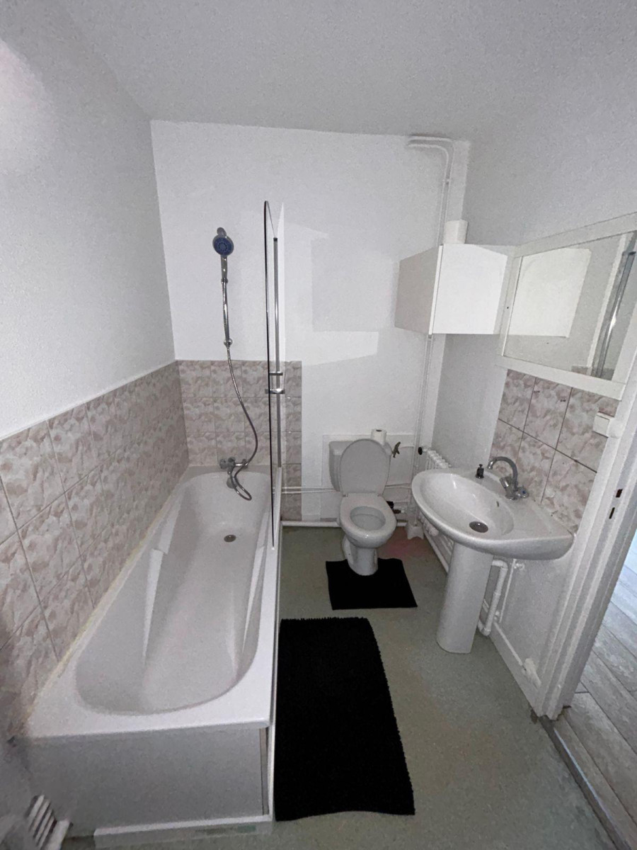 
                                                Location
                                                 F2 meublé proche gare