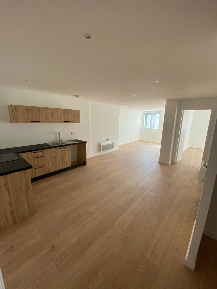 
                                                Location
                                                 F2 neuf de 52m² secteur Mimard/Chavanelle