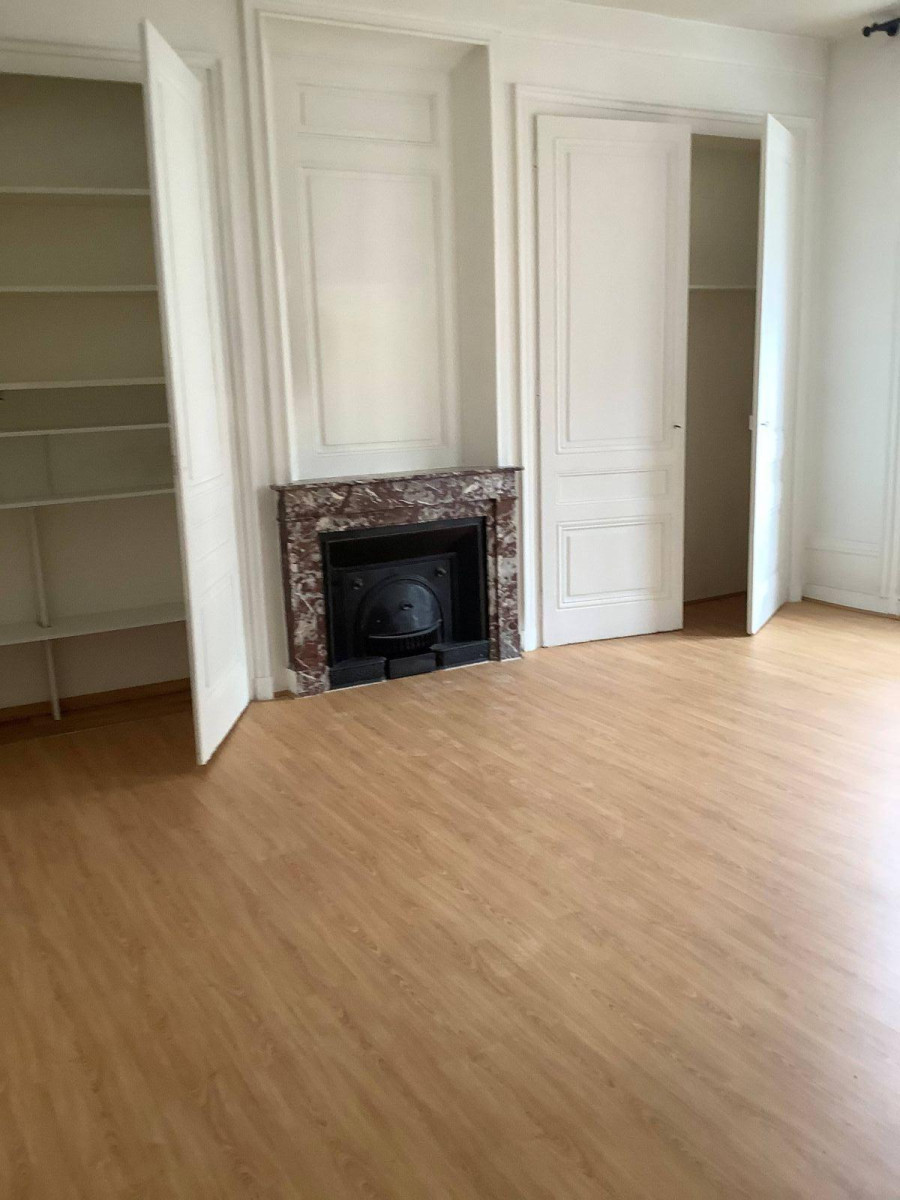 
                                                Location
                                                 F2 Part Dieu Villette