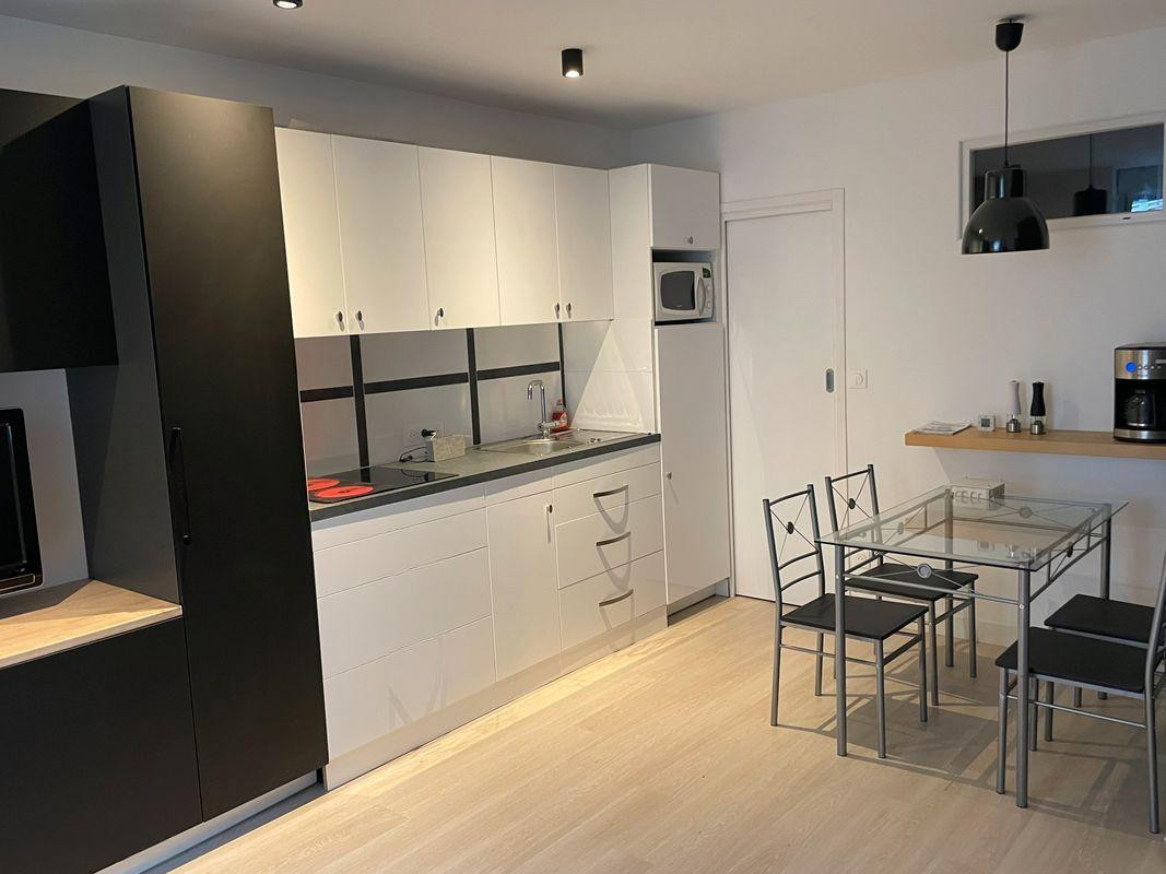 
                                                Location
                                                 F2 proche IUT charlemagne /ARTEM