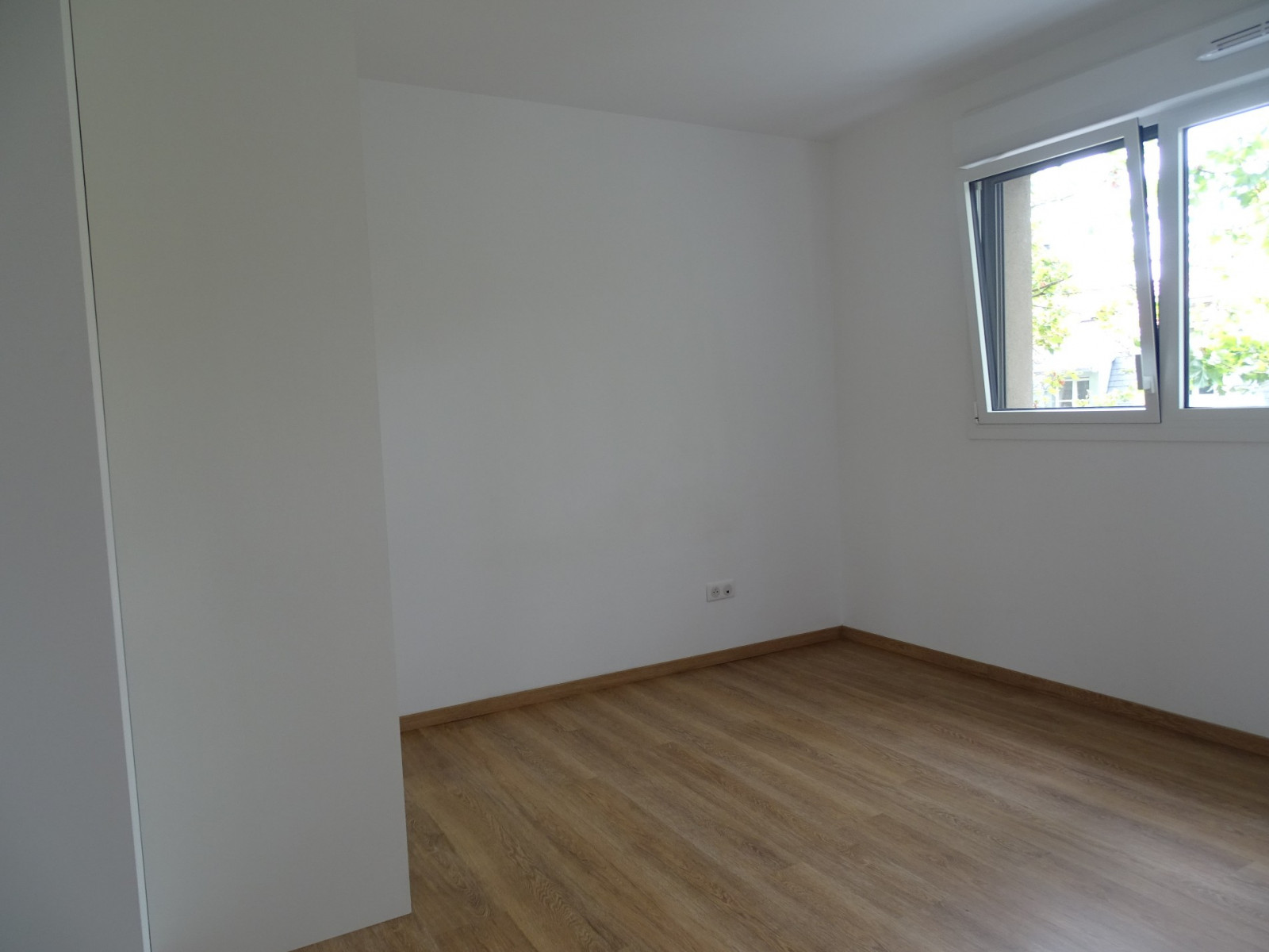 
                                                Location
                                                 F2 Quartier Sainte Therese