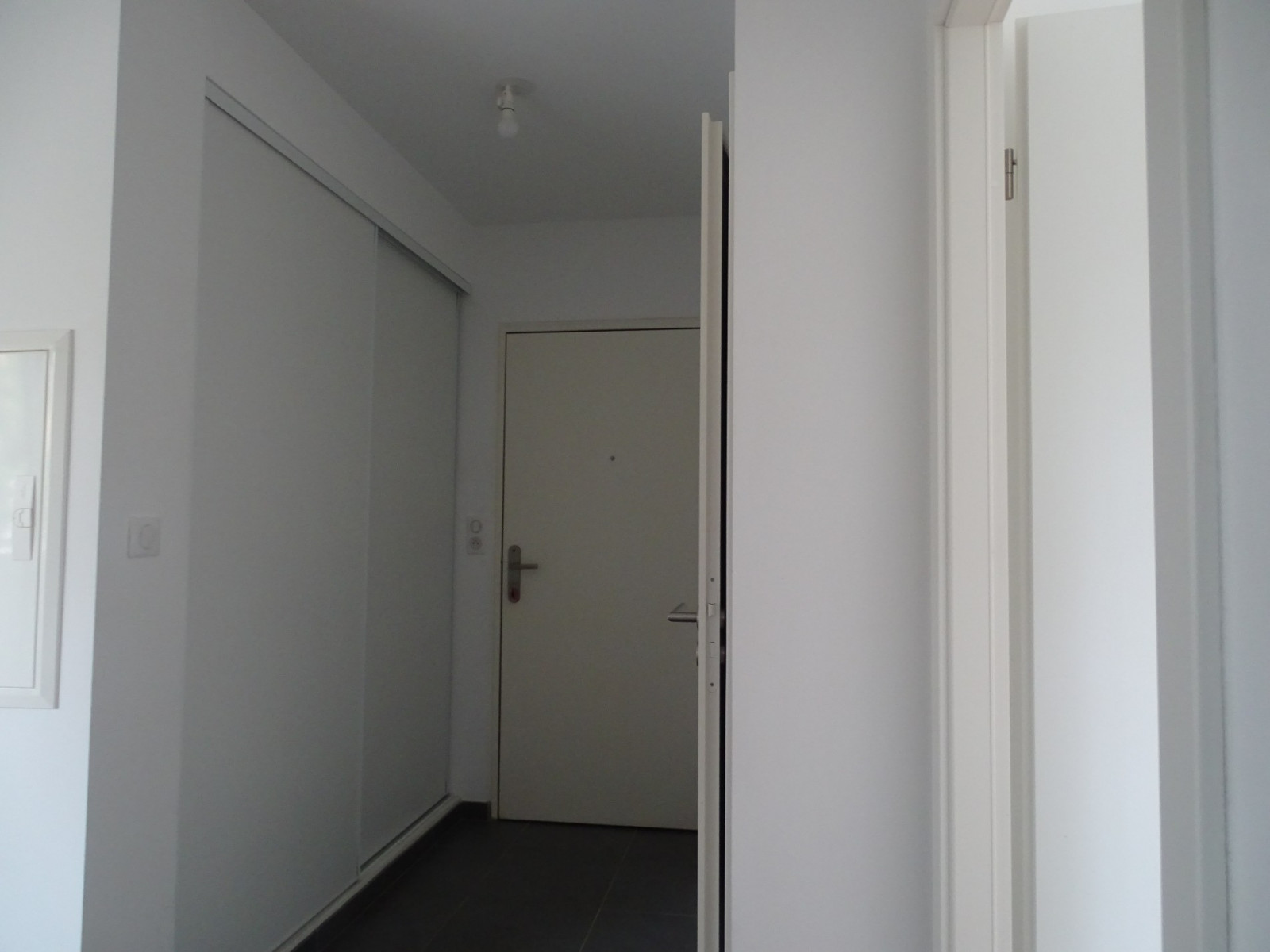 
                                                Location
                                                 F2 Quartier Sainte Therese