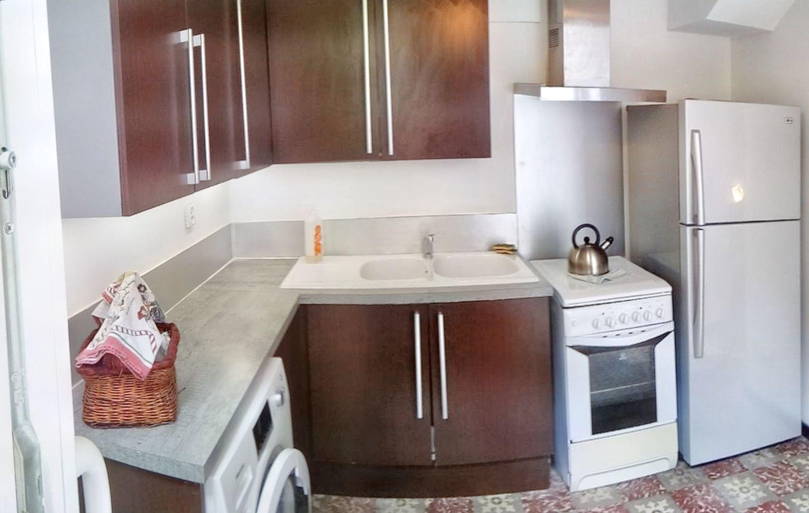 
                                                Location
                                                 F2 spacieux avec cour et terrasse