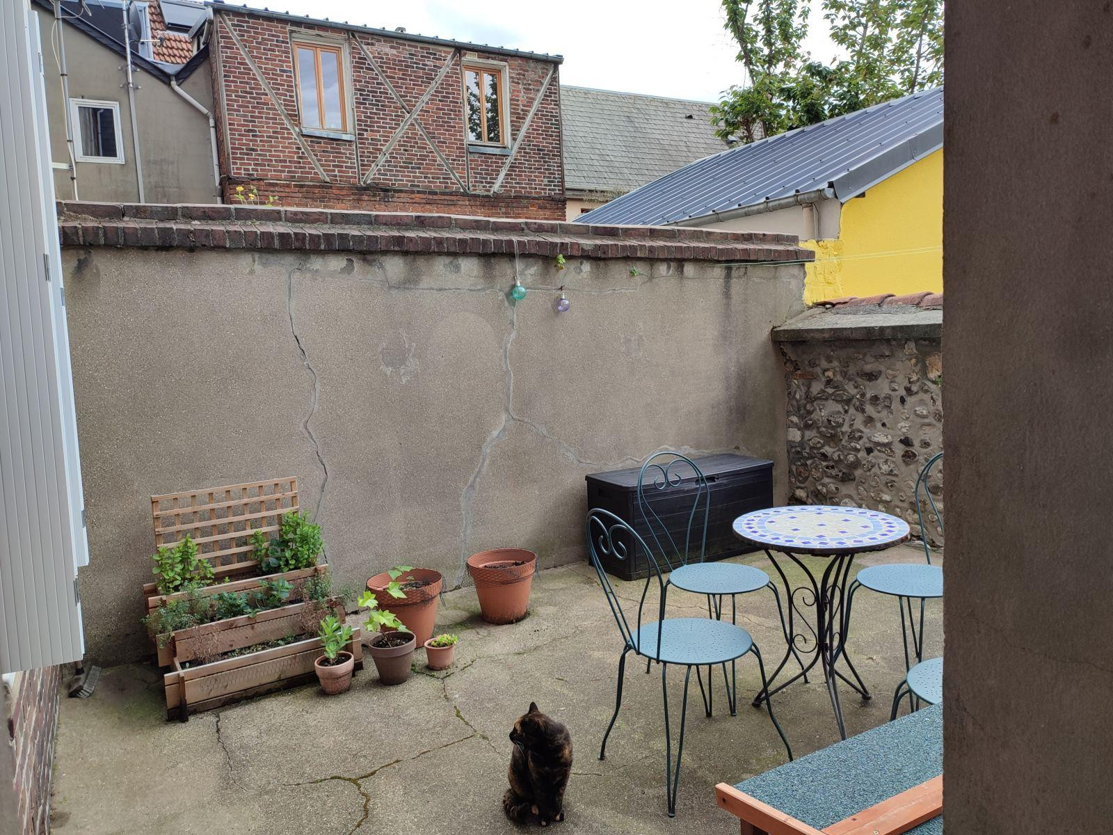 
                                                Location
                                                 F2 T2 / 23m² Face Lyc J d'Arc, Prox Boulingrin CHU