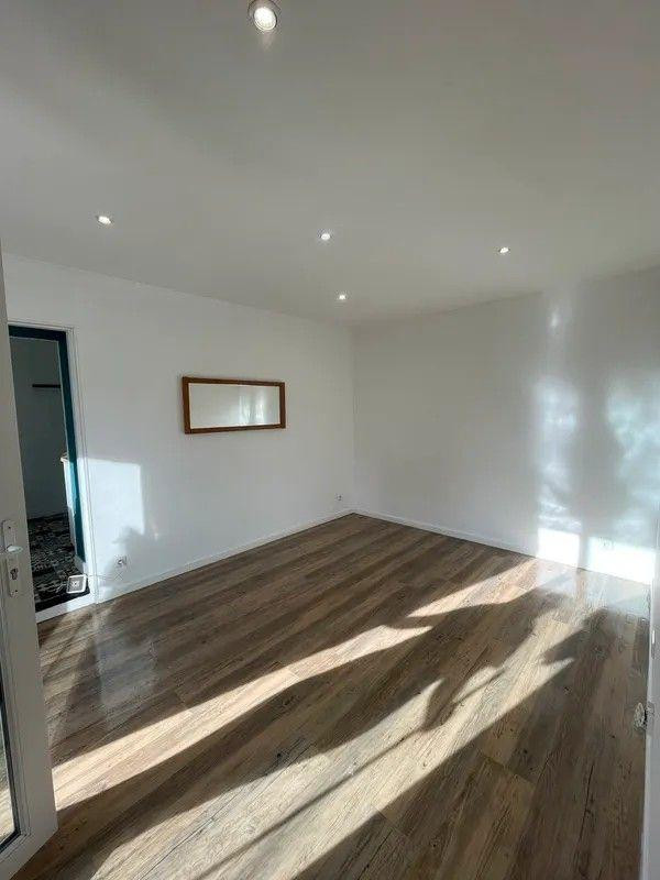 
                                                Location
                                                 F2bis 65m² avec jardin 100m² à Villecresnes