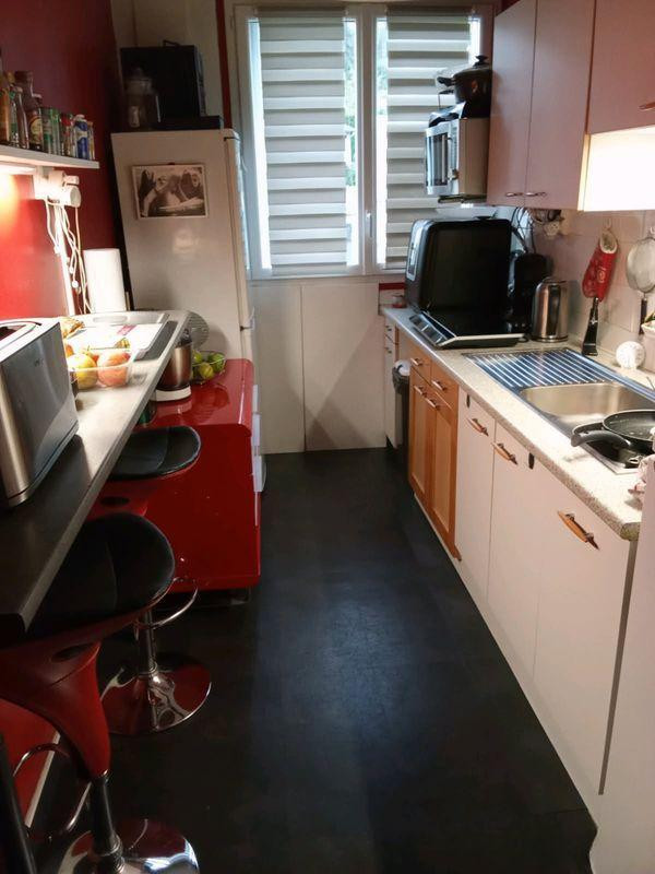 
                                                Location
                                                 F3 60m² dans résidence avec parking