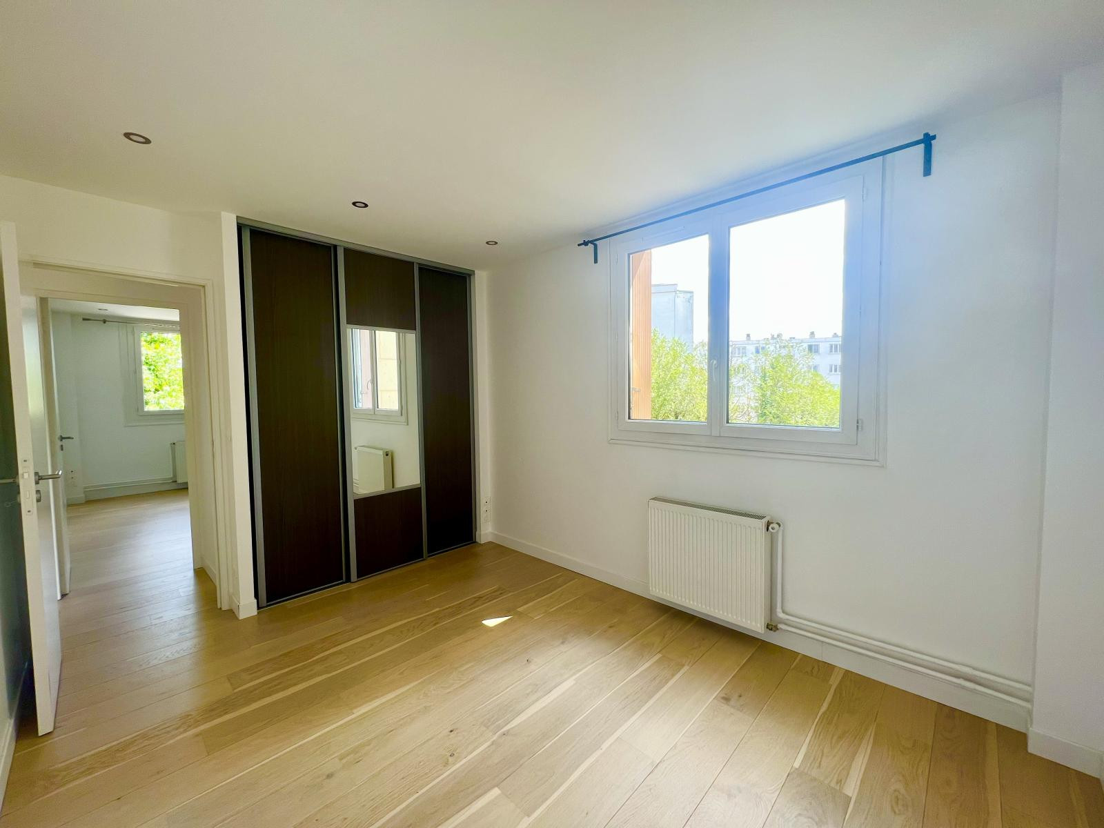 
                                                Location
                                                 F3 60m2 calme et refait à neuf