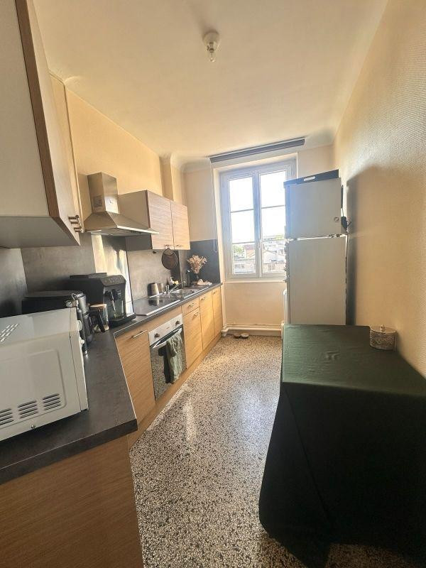 
                                                Location
                                                 F3 64 m² dans le bas de la rue du Maréchal Oudinot