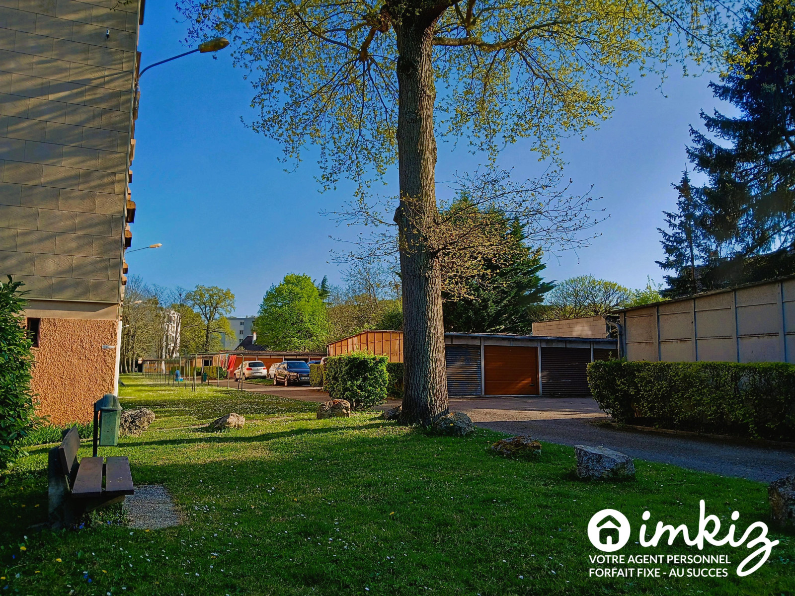 
                                                Vente
                                                 F3 + CAVE + GARAGE