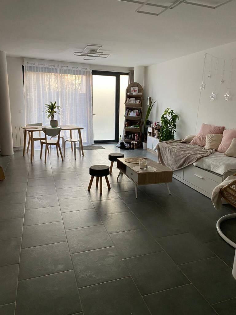 
                                                Location
                                                 F3 de 76 m² maison d’architecte Terrasse et jardin