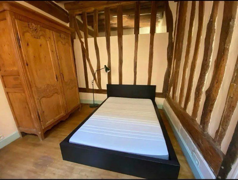 
                                                Location
                                                 F3 de charme dans Hôtel Particulier, Rouen centre