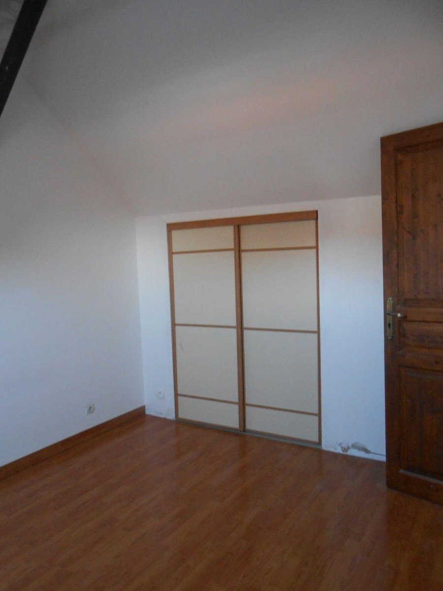 
                                                Location
                                                 F3 Duplex, du charme, tout confort, métro et fac