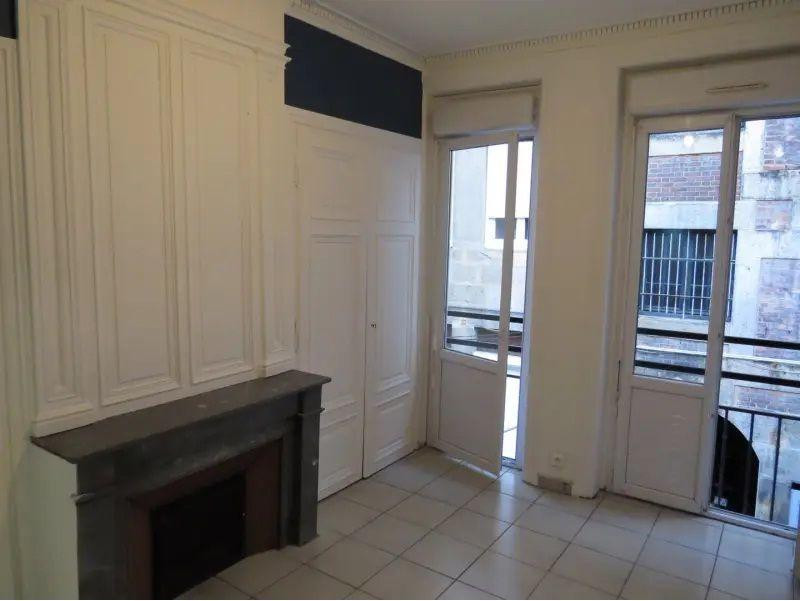 
                                                Location
                                                 F3 Duplex, entièrement remis à neuf