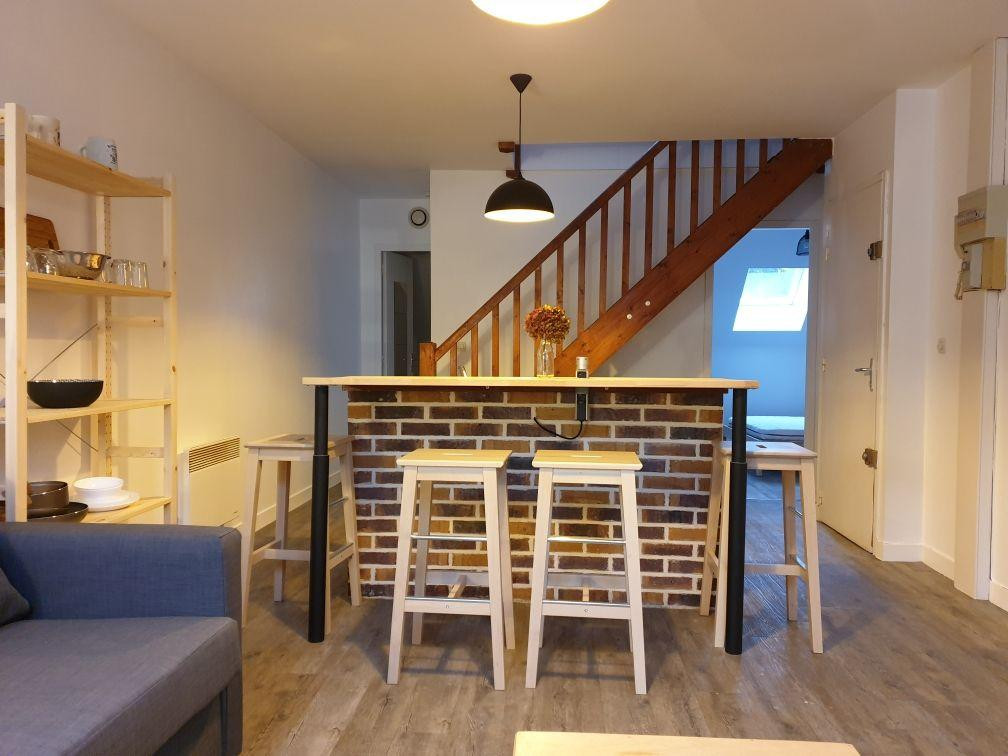 
                                                Location
                                                 F3 en duplex Quartier Sté Anne