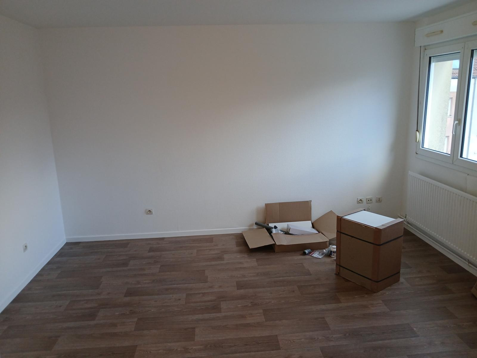 
                                                Location
                                                 F3 lumineuse + cuisine equipee + cave + Garage