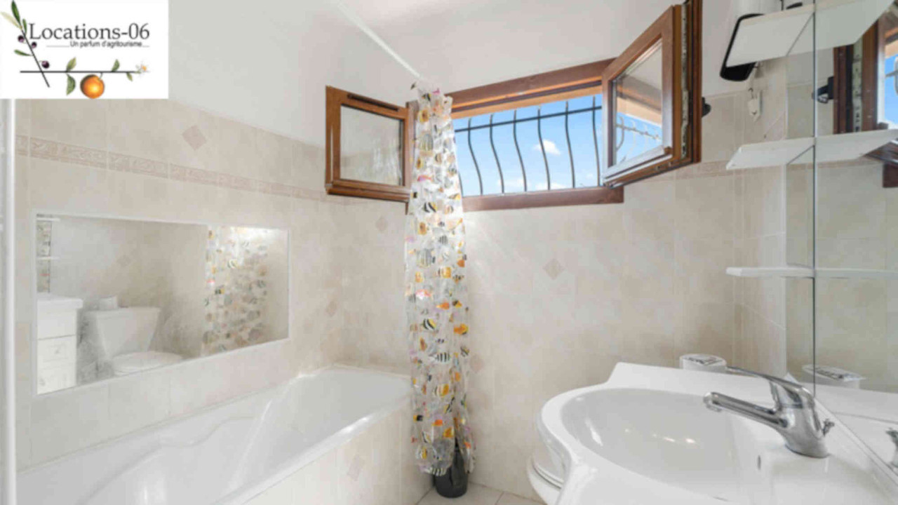 
                                                Location
                                                 F3 MEUBLE EN VILLA 20 MN SOPHIA CANNES ANTIBES