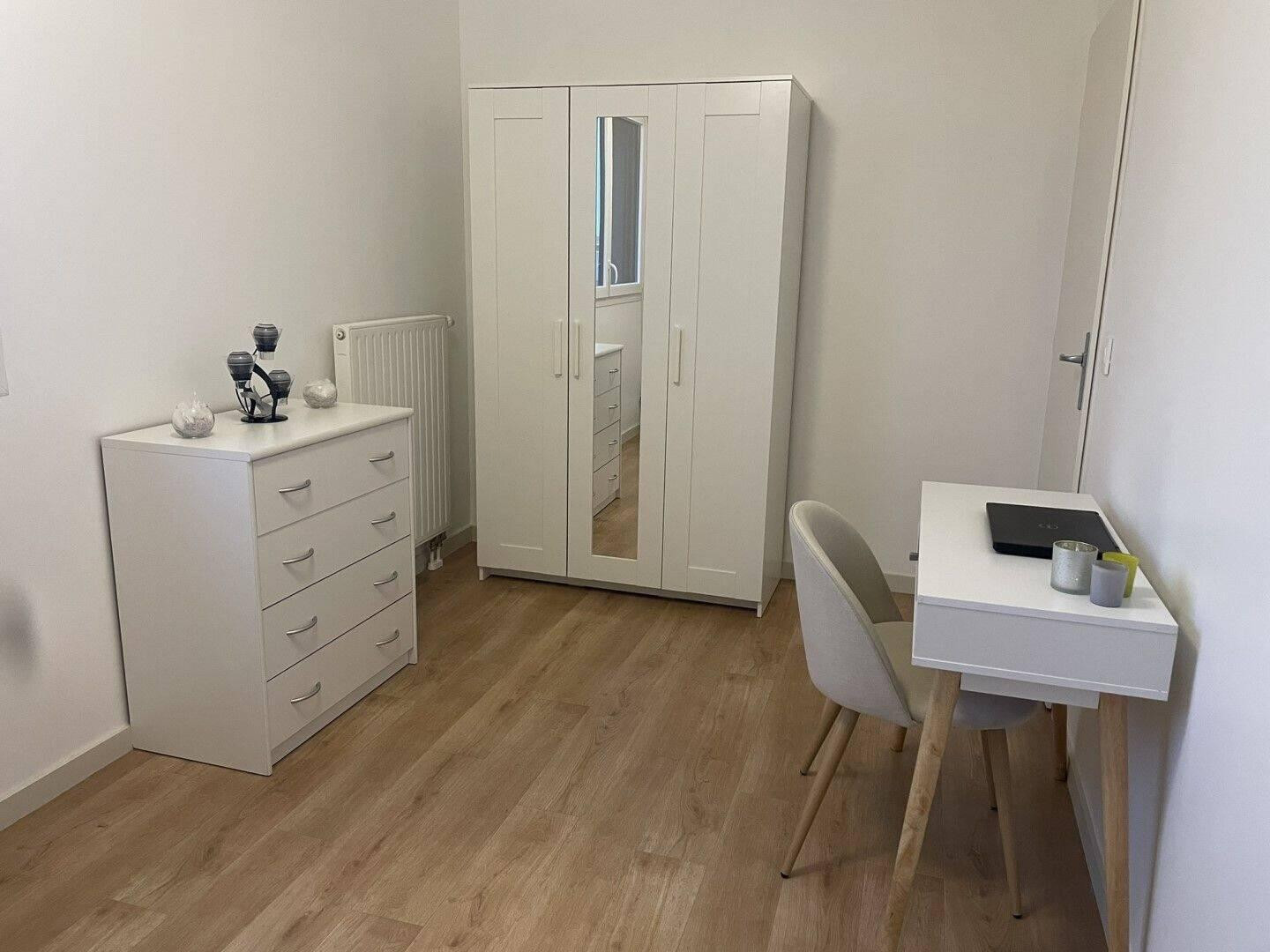 
                                                Location
                                                 F3 Meuble sur lille Proche Métro