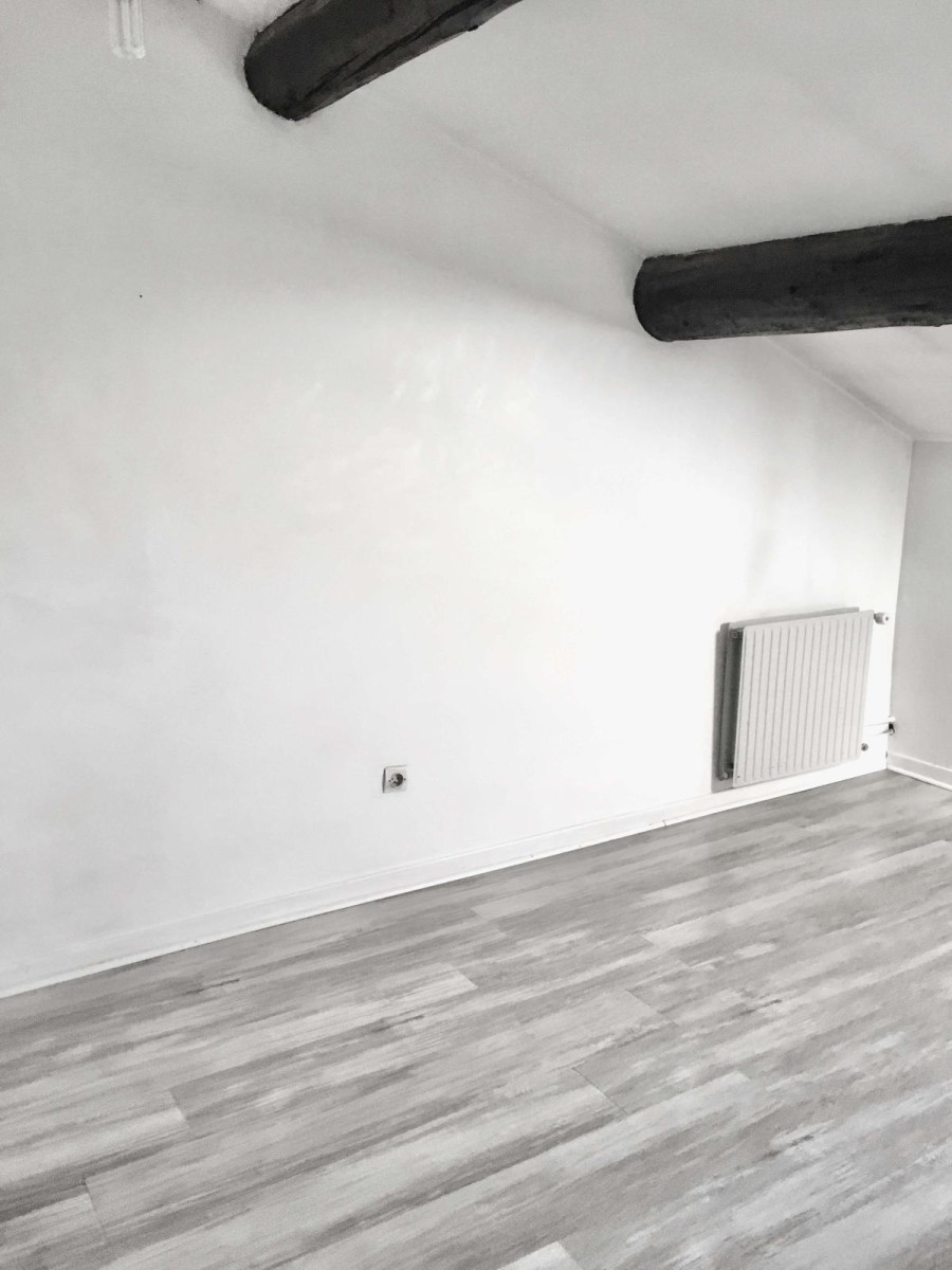
                                                Location
                                                 F3+mezz, Lyon3 Montchat, tram T3, lumineux, 72+6m2