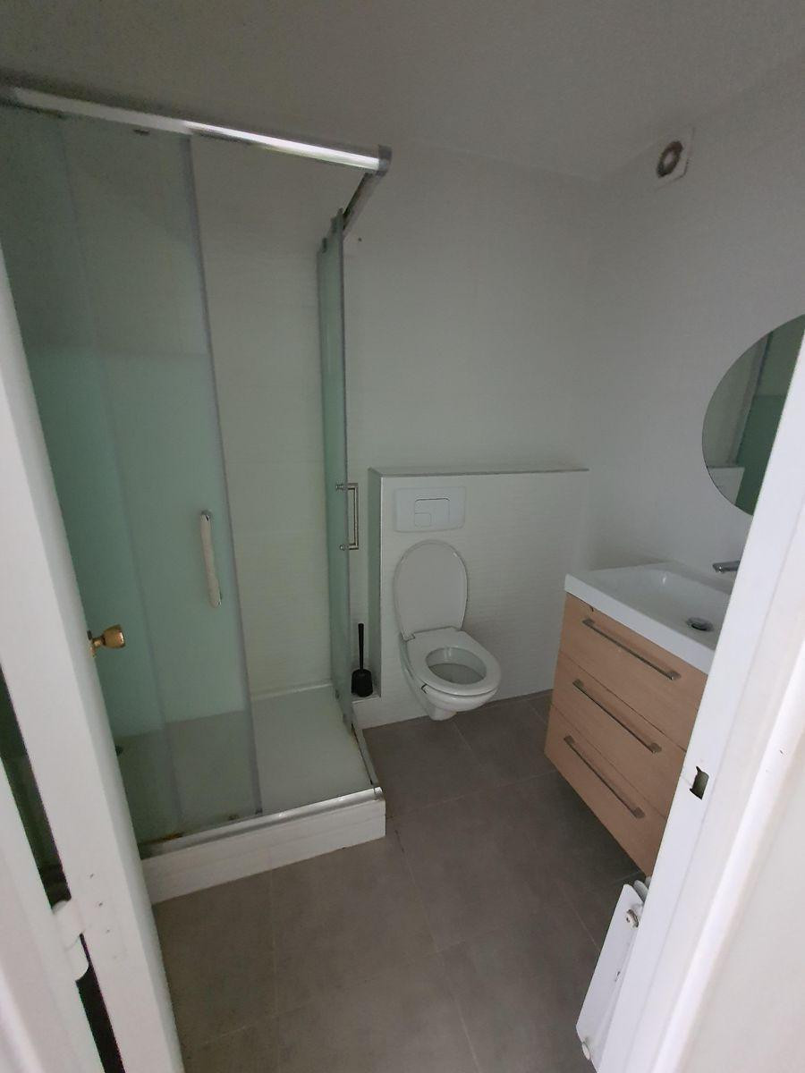 
                                                Location
                                                 F3 refait à neuf à Cergy