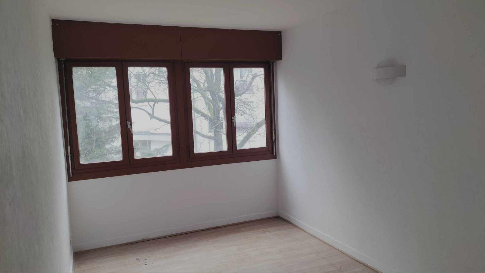 
                                                Location
                                                 F4 Bis 65 m² avec Cuisine et WC séparés 1er étage