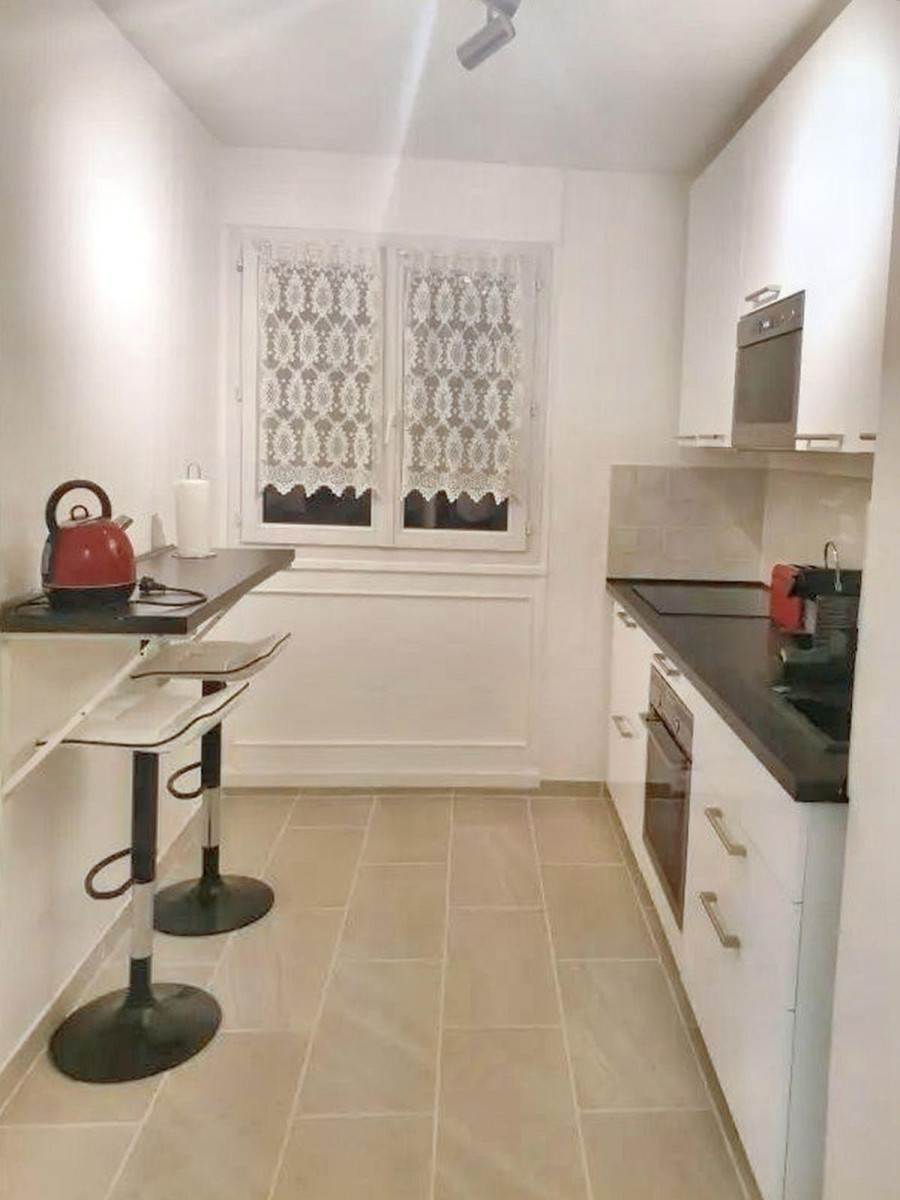 
                                                Colocation
                                                 F4 - colocation dans une résidence calme sécurisée