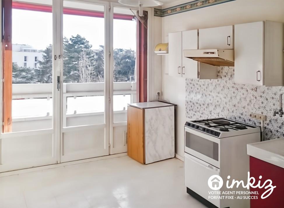 
                                                Vente
                                                 F4-F5 très beau potentiel 88 m² vue d'exception