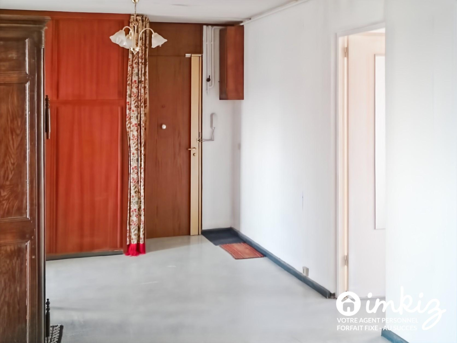 
                                                Vente
                                                 F4-F5 très beau potentiel 88 m² vue d'exception