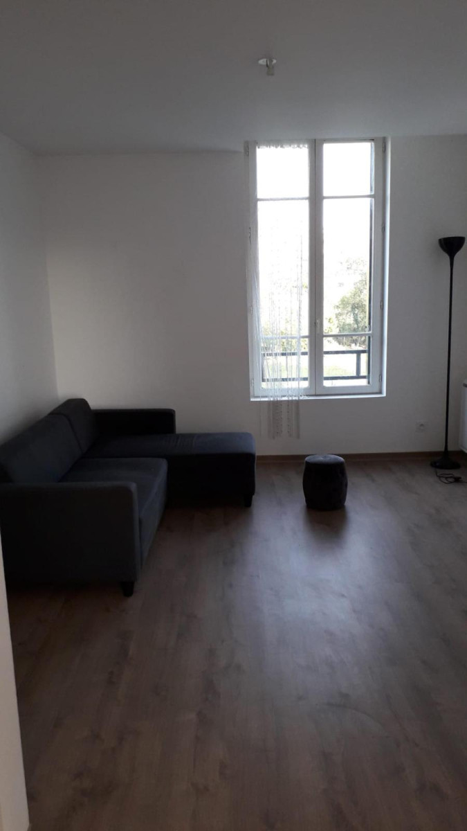 
                                                Location
                                                 F4 MONTEREAU