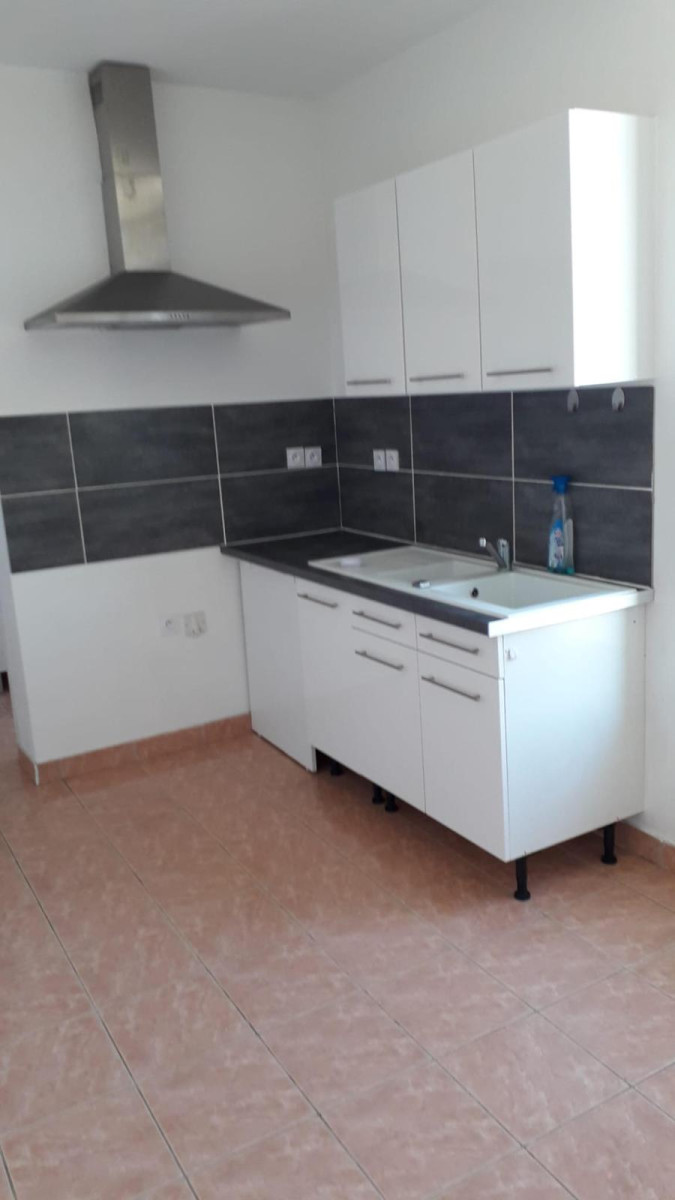 
                                                Location
                                                 F4 MONTEREAU