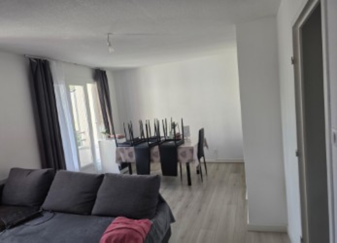 
                                                Vente
                                                 FAC DE SCIENCES - F2 à vendre