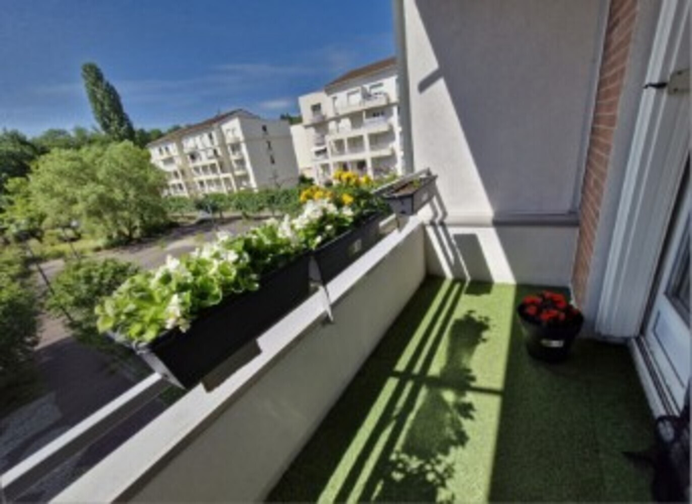 
                                                Vente
                                                 FAC DE SCIENCES - F2 à vendre