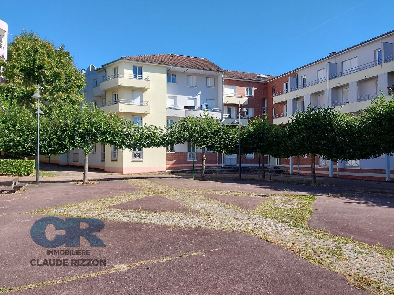 
                                                Vente
                                                 FAC DE SCIENCES - F2 loué à vendre