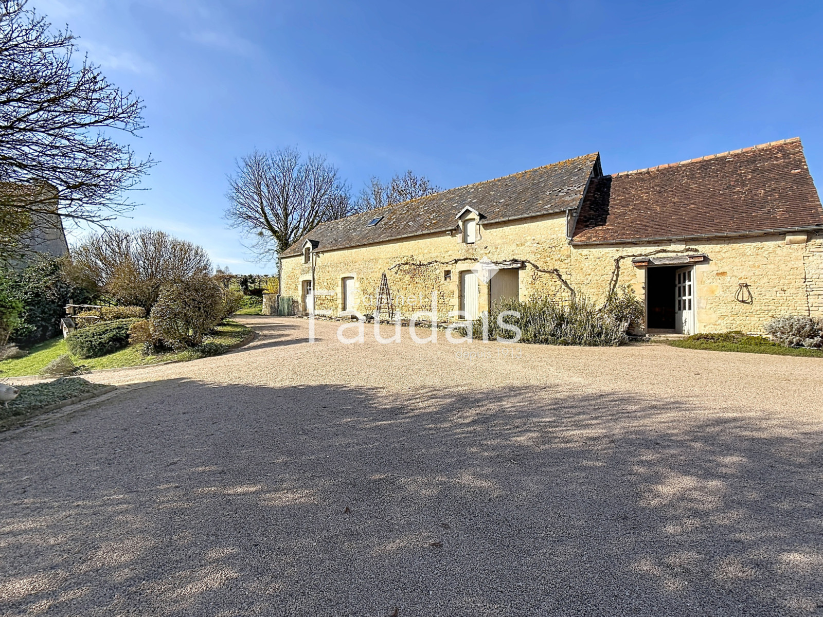
                                                Vente
                                                 FALAISE - ancien moulin - 175m2 entièrement rénové