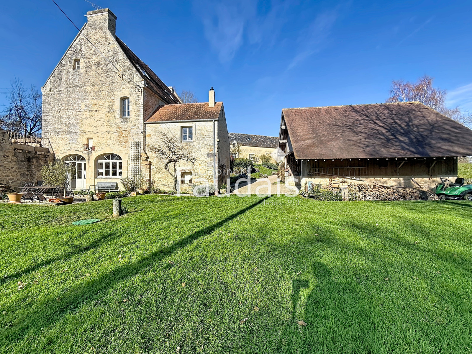 
                                                Vente
                                                 FALAISE - ancien moulin - 175m2 entièrement rénové