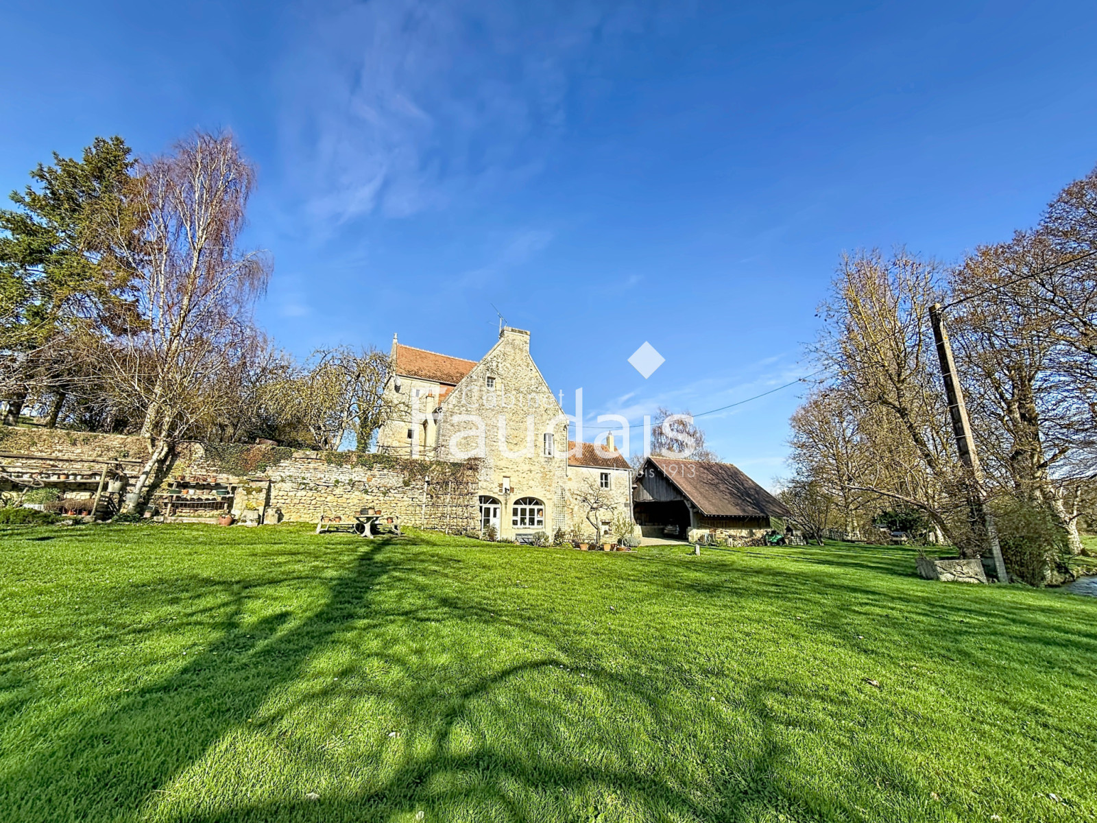 
                                                Vente
                                                 FALAISE - ancien moulin - 175m2 entièrement rénové